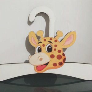 Cortar, lixar, pintar, polir todos os elementos é um processo no qual colocamos todo o nosso coração.