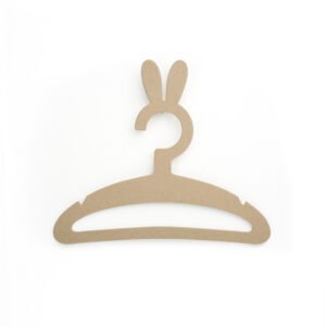 Cabide em formato de coelho para roupas infantis